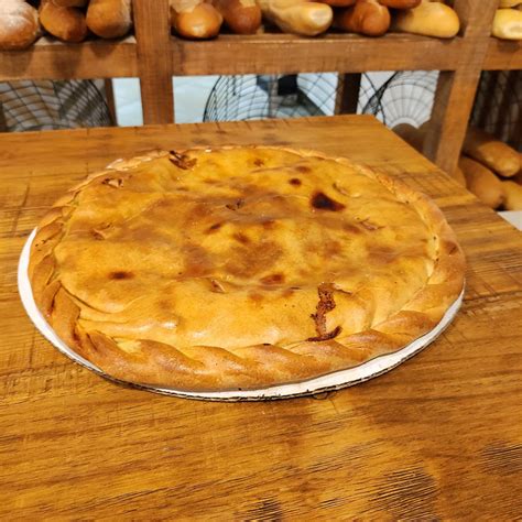 Empanada gallega de maíz y xouvas artesanal