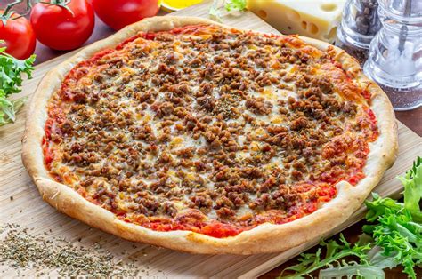 Pizza barbacoa con carne picada
