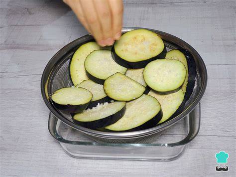 Técnicas de corte de berenjenas para moussaka: rodajas vs láminas longitudinales