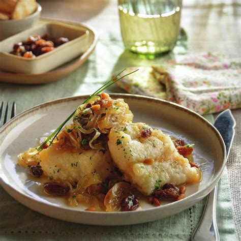 Bacalao al horno con pasas y piñones