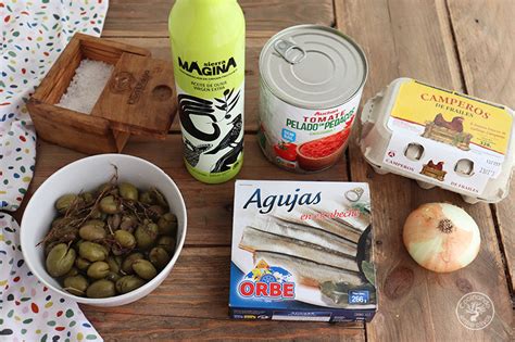 Ingredientes para ensalada de agujas en escabeche