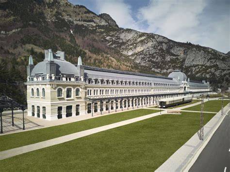 Hotel en la antigua Estación Internacional de Canfranc
