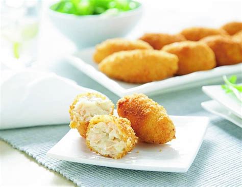 Ingredientes para croquetas de merluza y gambas