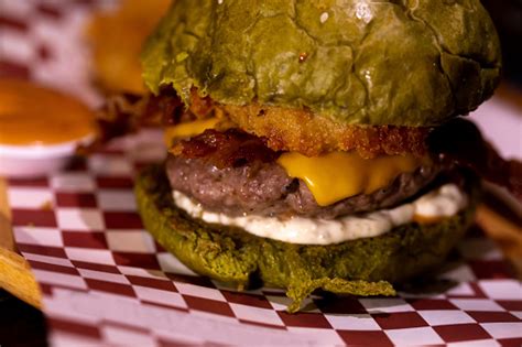 Hamburguesa con mayonesa, la más jugosa