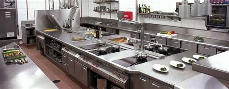Factores clave a considerar al comprar mobiliario de cocina industrial