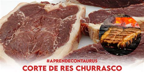 Corte de churrasco en la parrilla