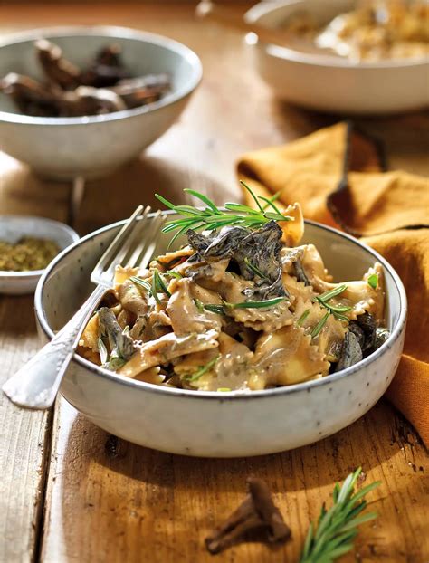 Ingredientes para la salsa de trompetas amarillas