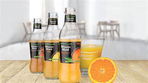 Surtido de diferentes zumos Minute Maid en sus envases