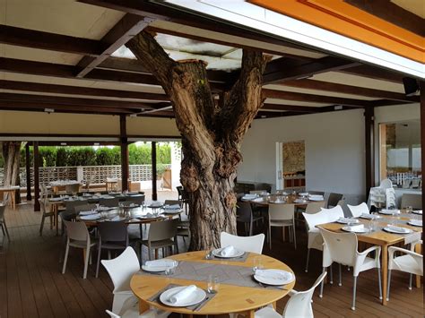 Fachada y entorno del Restaurante L’Alter en Mareny de Barraquetes