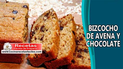 Bizcocho de avena y chocolate casero con toppings de nueces