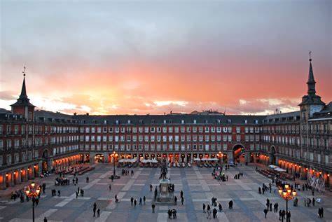 Plaza Mayor de Madrid durante festividades históricas