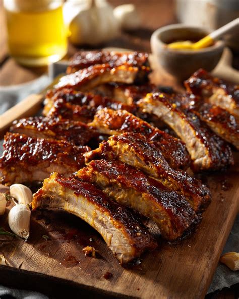 Costillas doradas saliendo del horno