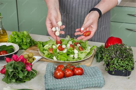 Preparación de vegetales para ensalada