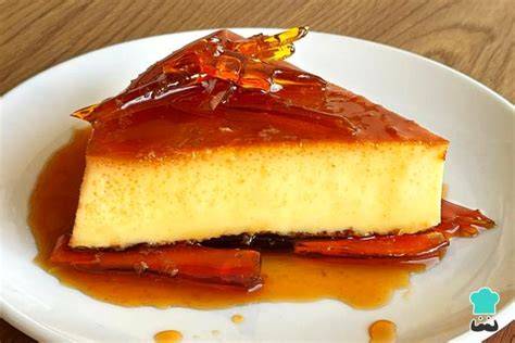 Leche asada con trozos de manzana caramelizada