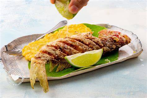 Pescado frito dorado y crujiente