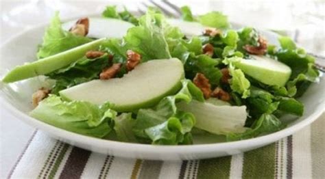 Ensalada con manzana verde y apio