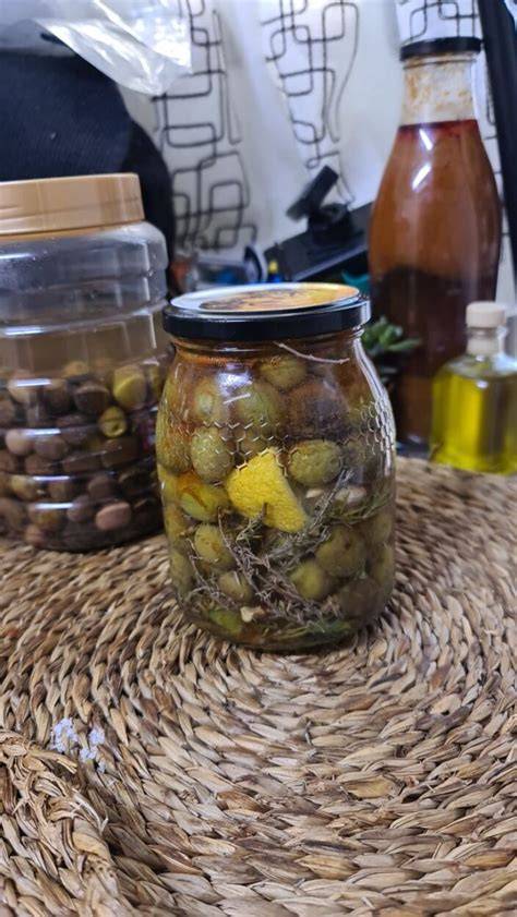 Aceitunas en salmuera con hierbas aromáticas
