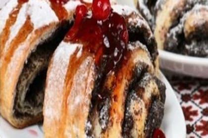 Arrollado de amapola y manzana