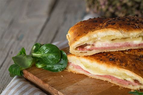 Milhojas de jamón york y queso