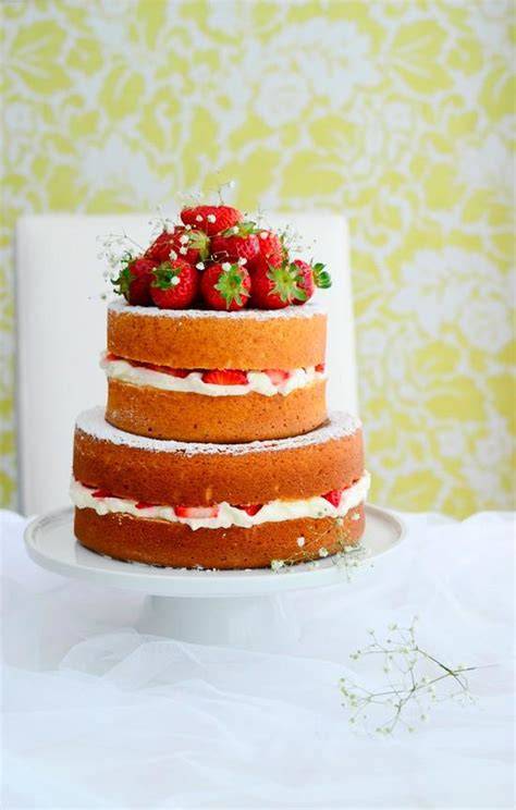 Ejemplo de un naked cake decorado con estilo rústico