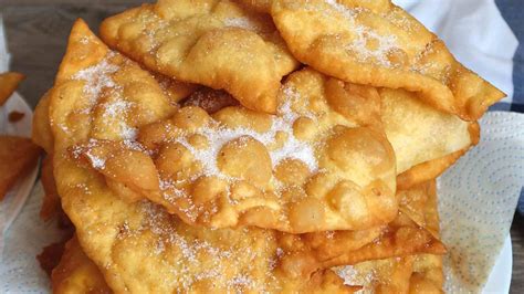 Masa de orejas de carnaval reposando