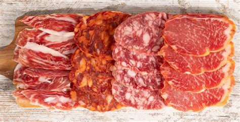 Embutidos variados: chorizo, salchichón, jamón, lomo