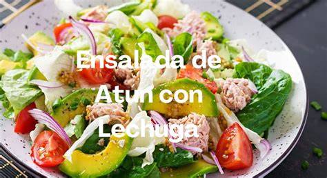Ensalada de yogur con lechuga y vegetales frescos