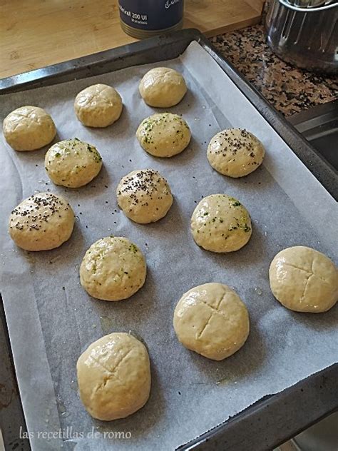 Panecillos formados y listos para la segunda fermentación