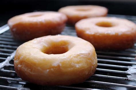 Glaseado de donuts con azúcar glas