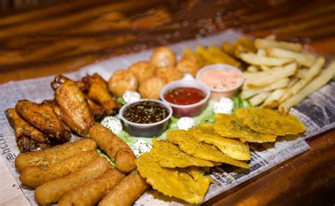 Variedad de alimentos fritos