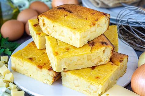 Sopa Paraguaya cortada en porciones