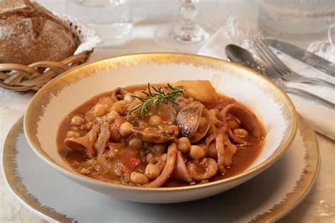 Guiso de choupa con almejas y garbanzos