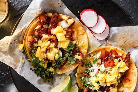 Patatas en tacos en un bol