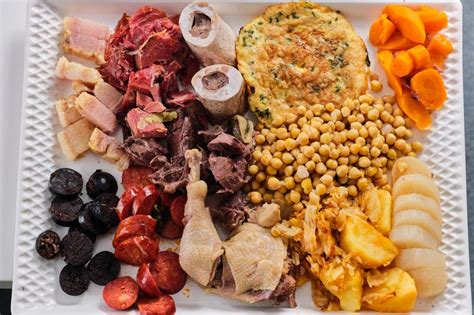 Ingredientes básicos para un cocido madrileño