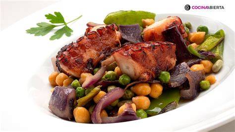 Salteado de pulpo con verduras en wok
