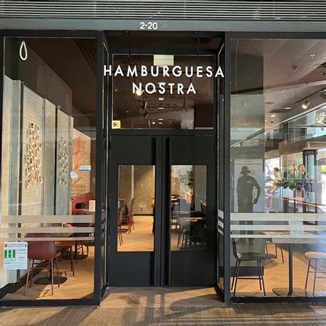 Fachada de Hamburguesa Nostra en el Centro Comercial Equinoccio