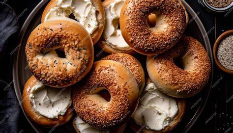 Bagels recién horneados con semillas