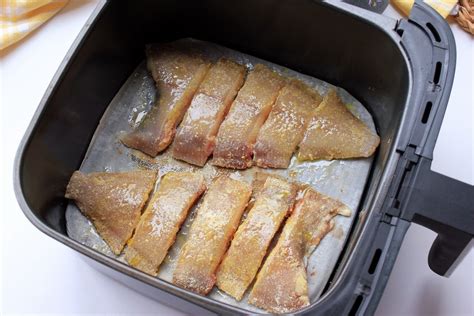 Comparación entre pescado frito tradicional y en freidora de aire