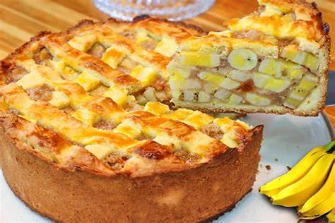 Torta de banana con glaseado o helado