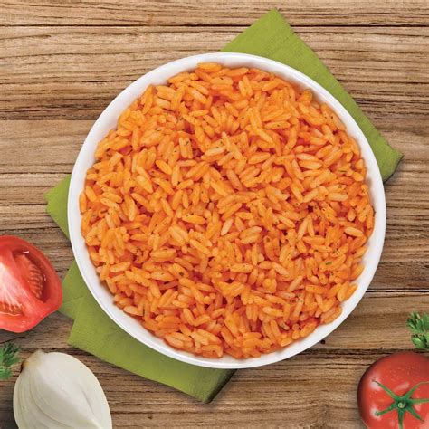 Olla hirviendo arroz rojo
