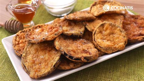 Infografía con los pasos clave para hacer berenjenas rebozadas