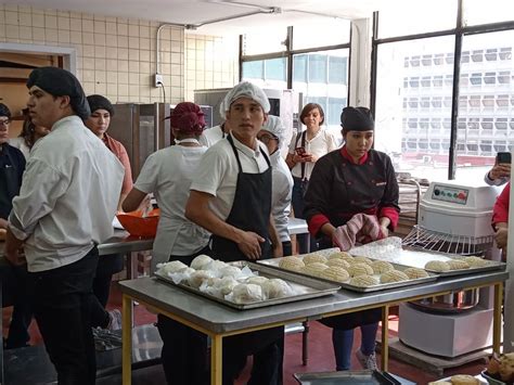 Participantes en un taller de panadería en Better Pan