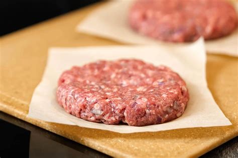 Hamburguesa de carne con cerveza casera