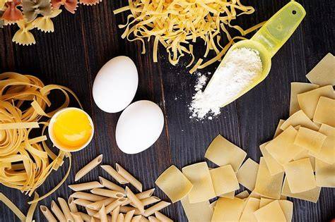Variedad de ingredientes para pasta
