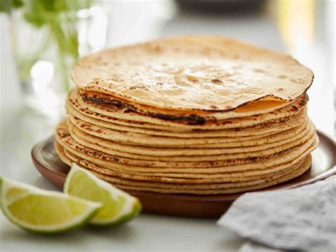 Masa de tortilla sobaquera estirada