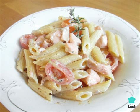 Pasta con salmón fresco y nata, ingredientes principales
