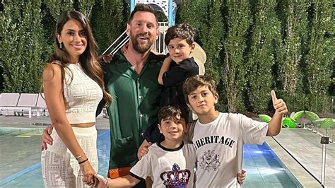 Familia de Lionel Messi disfrutando de un mate con dulce de leche