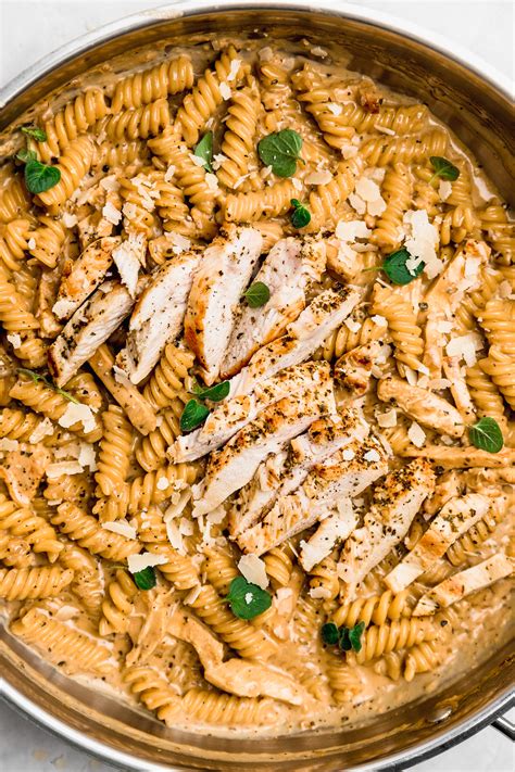 Pasta cremosa con queso parmesano