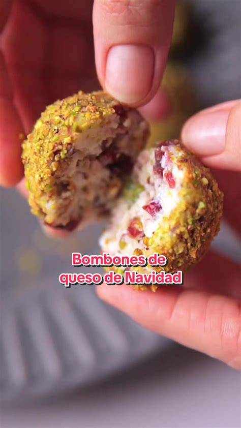 Bombones de queso de cabra rebozados en pistachos