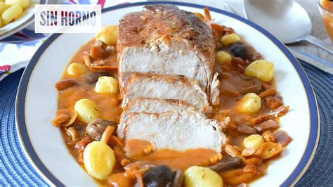 Lomo de cerdo guisado con salsa y guarnición